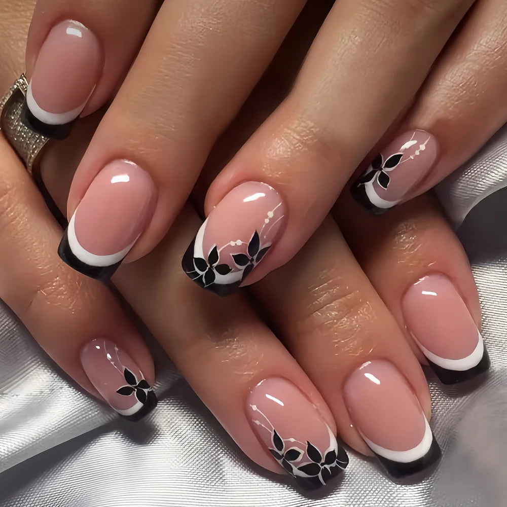 24Pcs White Fashion Short Square Press on Nails Wearable with French Ink Wash Fresh Nails Set Chinese Style False Nail Tips Art